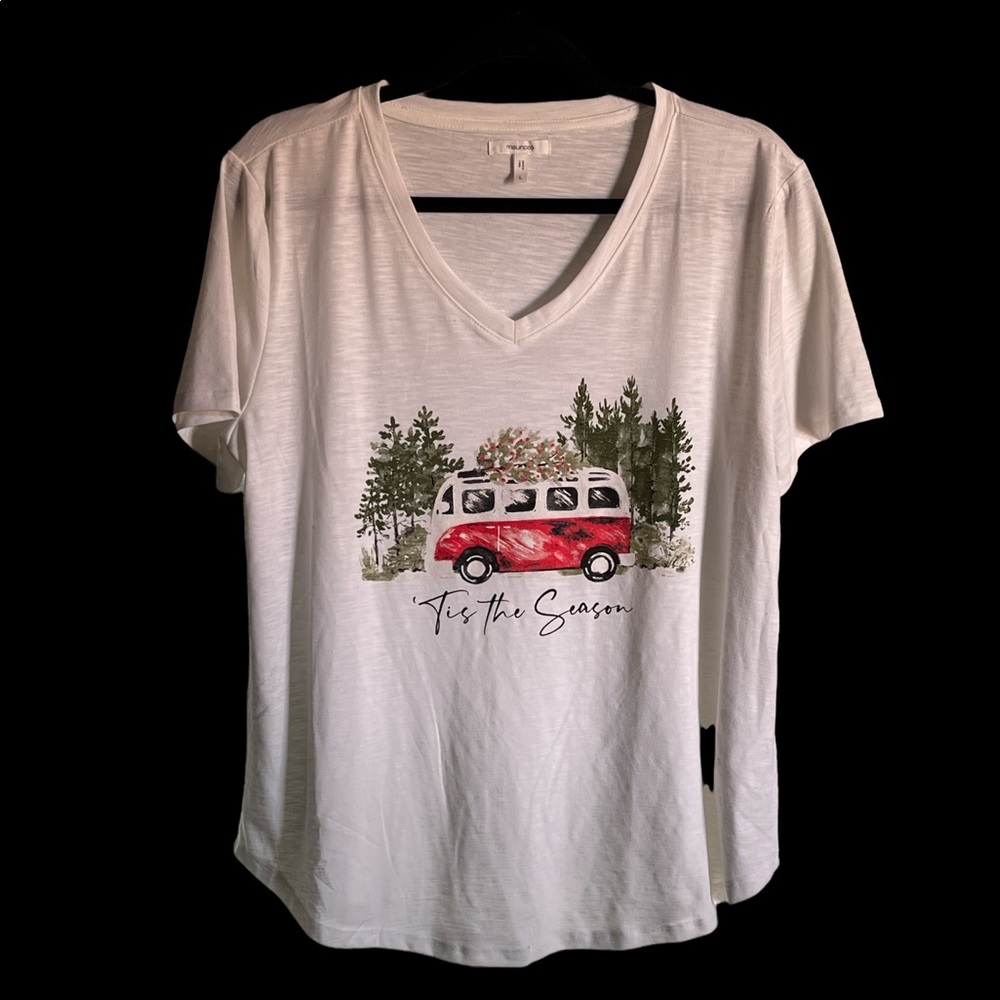Maurice’s nwot Christmas t shirt